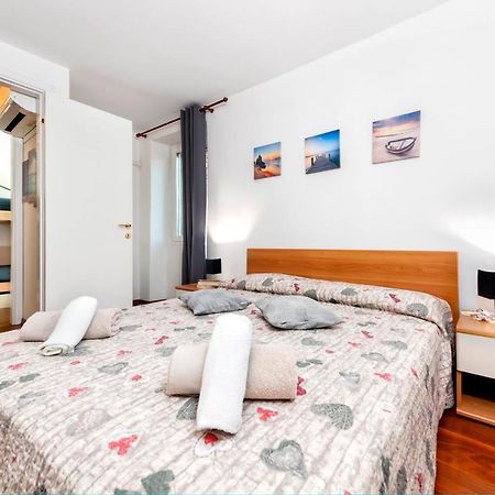 Havana - Apartment With Sea View 罗维尼 外观 照片